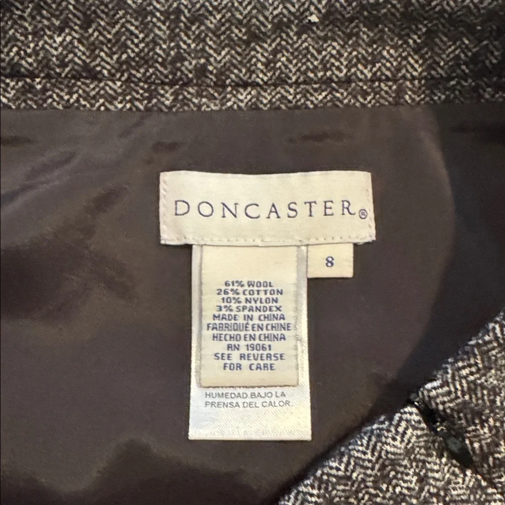 Don Caster NWT 🔥sale🔥black gray and white skirt